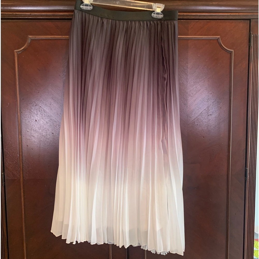 Skirt, pleated, elastic waist